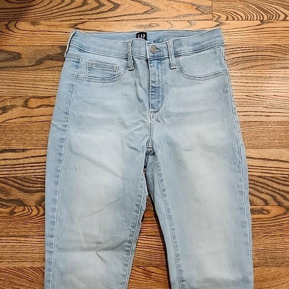 Gap Favorite Jegging Women Size 27R! Like  brand new! Never worn! Has stretch! - Picture 2 of 5